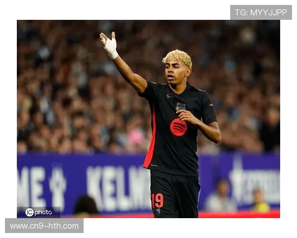 巴萨西甲逆转阿拉维斯暂登顶，亚马尔传射建功